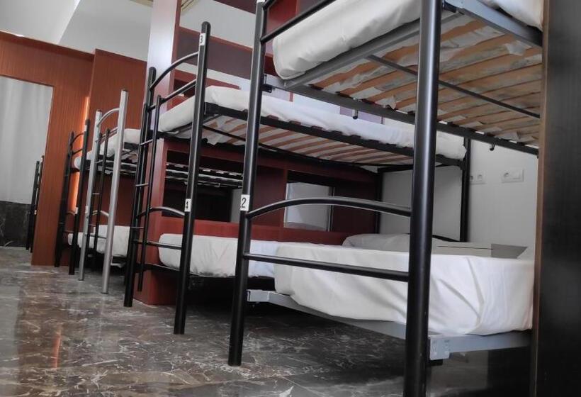 تختخواب در اتاق مشترک, Albergue La Estación