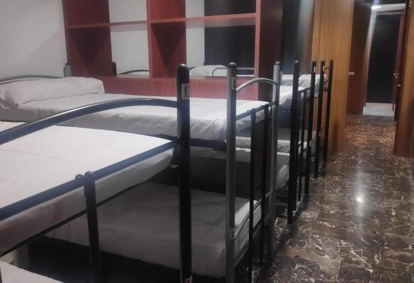 تختخواب در اتاق مشترک, Albergue La Estación