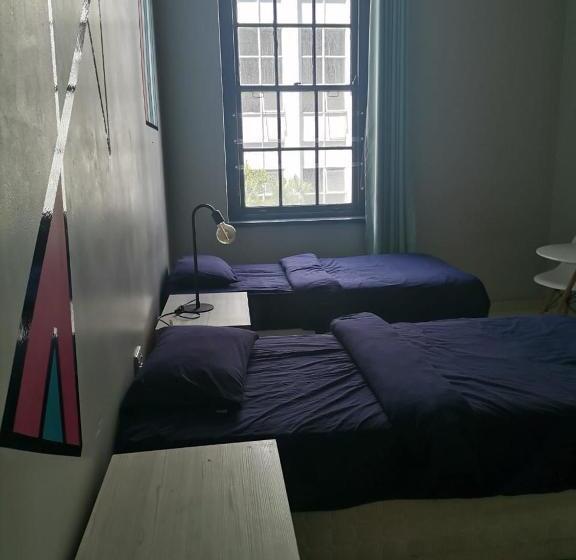 غرفة قياسية, Ikhaya