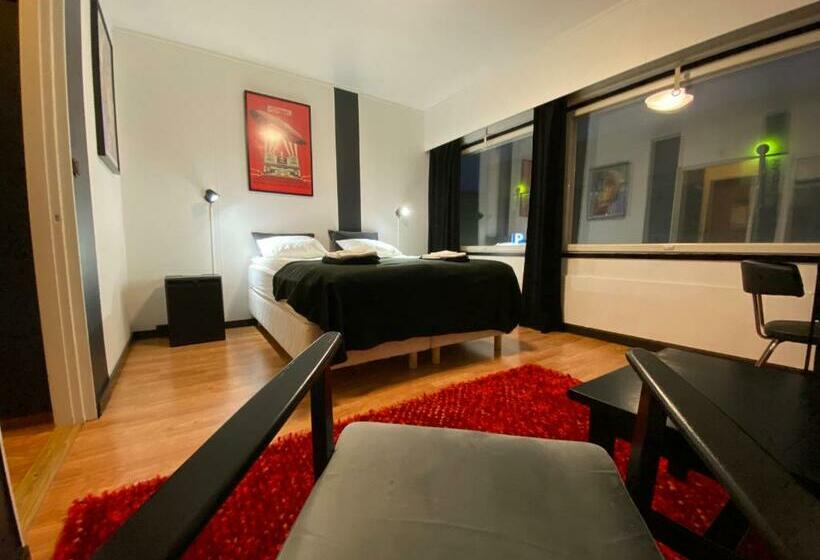 经济房, Rock Hotel Salo