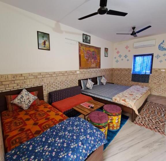 스탠다드 트리플 룸, Jaipur View