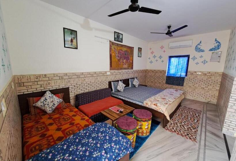 스탠다드 트리플 룸, Jaipur View