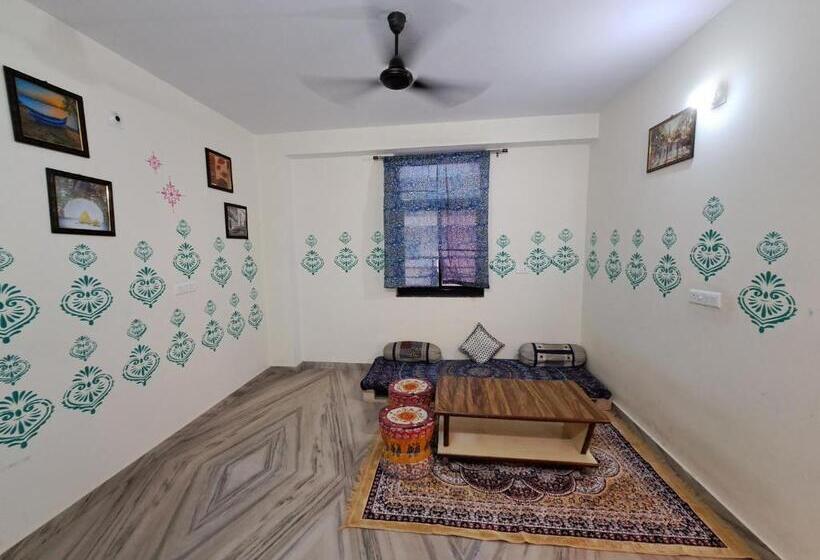 스탠다드 트리플 룸, Jaipur View