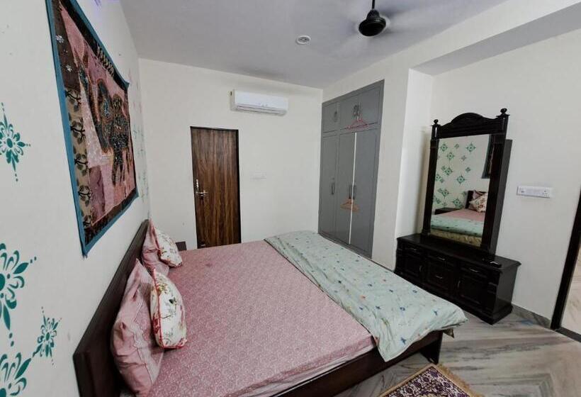 스탠다드 트리플 룸, Jaipur View