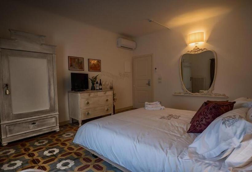 غرفة قياسية ثلاثية, Locanda Dell Oleificio