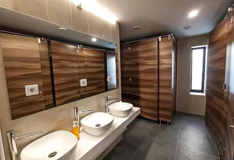 ルームシェアのワンベッド, Hostel Do Alto   Fão