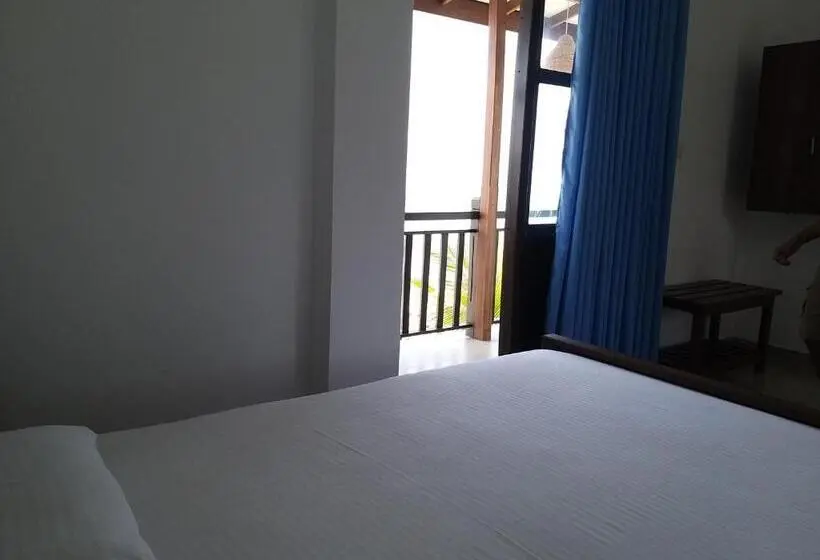 اتاق لوکس با بالکن و چشم‌انداز دریا, Horizon Palace   Kabalana