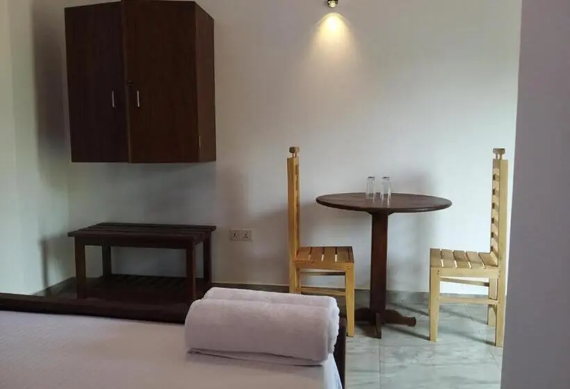 اتاق لوکس با بالکن و چشم‌انداز دریا, Horizon Palace   Kabalana