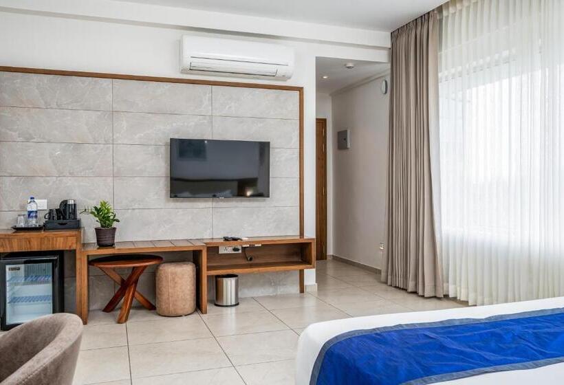 高级大房间, Oshin