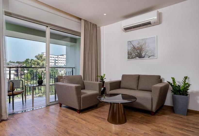 带大床的套房, Oshin