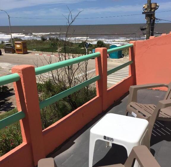 اتاق لوکس با بالکن و چشم‌انداز دریا, Vista La Floresta