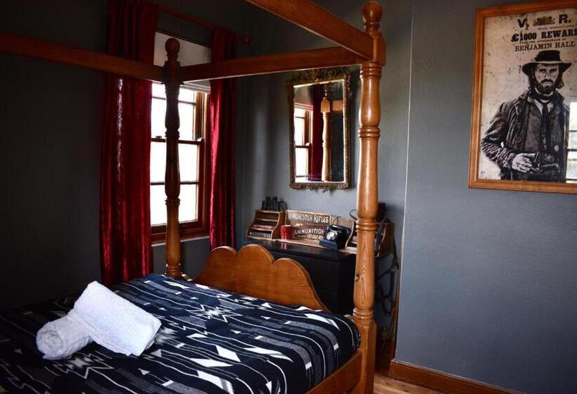 חדר סטנדרט, Story Bank Mandurama