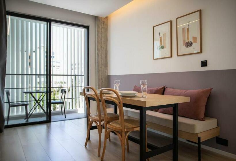 스위트, Alinea Urban Saripolou Square