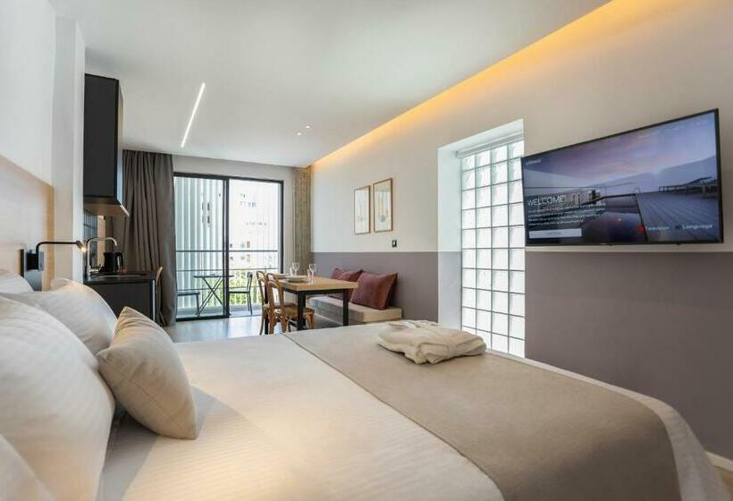 스위트, Alinea Urban Saripolou Square