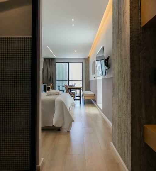 스위트, Alinea Urban Saripolou Square