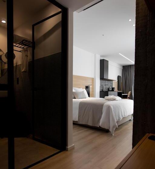 스위트, Alinea Urban Saripolou Square