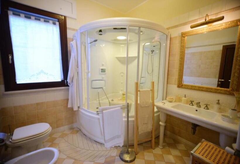 غرفة قياسية, Villa Mariella