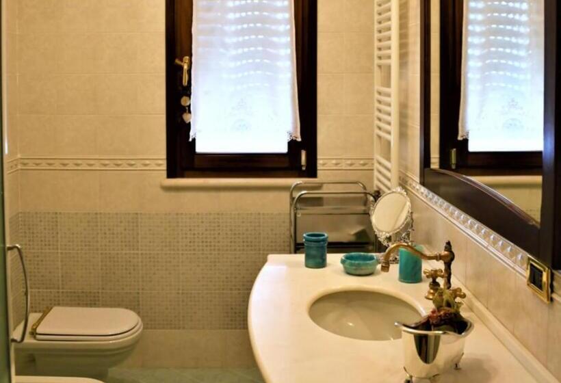 غرفة قياسية رباعية, Villa Mariella