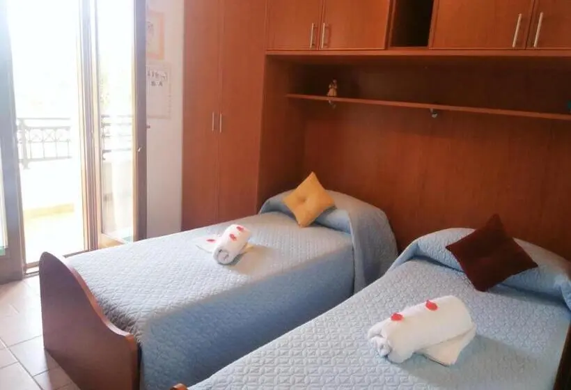 スタンダード4人部屋, Villa Mariella
