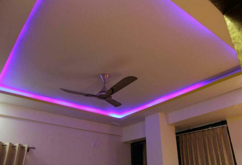 חדר דלוקס, Golden Pride