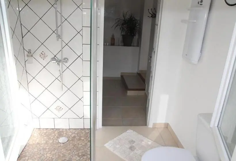 ガーデンビュースタンダードルーム, Le Cabanon De L Olivette