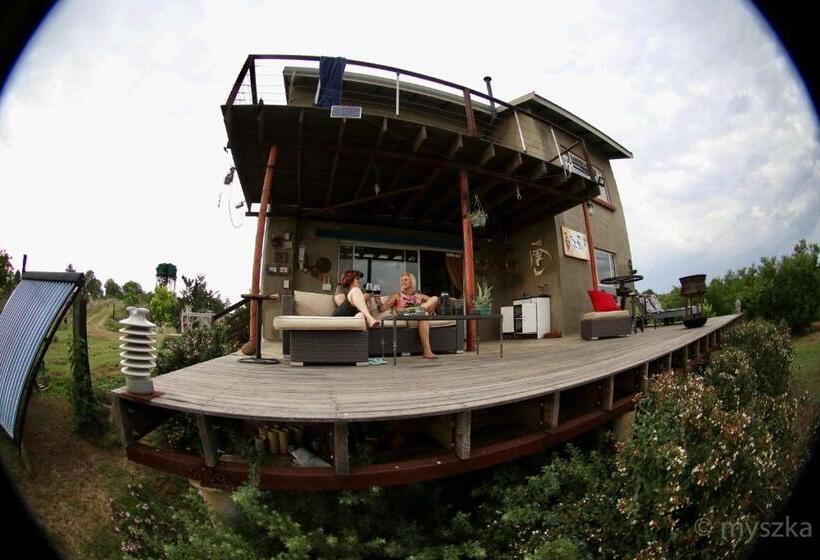 בית, 2 חדרי שינה, Eureka!