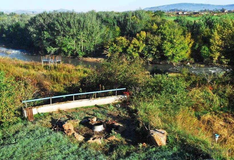 בית, 2 חדרי שינה, Eureka!