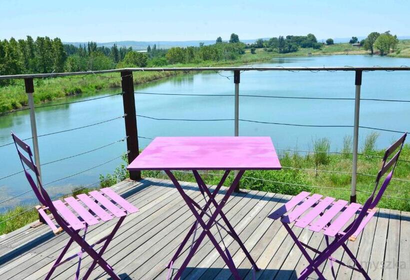 בית, 2 חדרי שינה, Eureka!