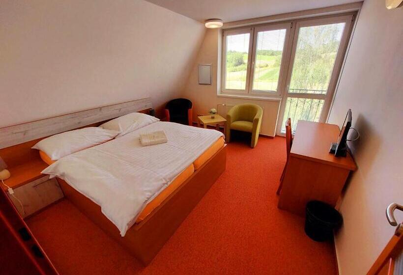 חדר סטנדרט, Agrohotel Tri Brezy