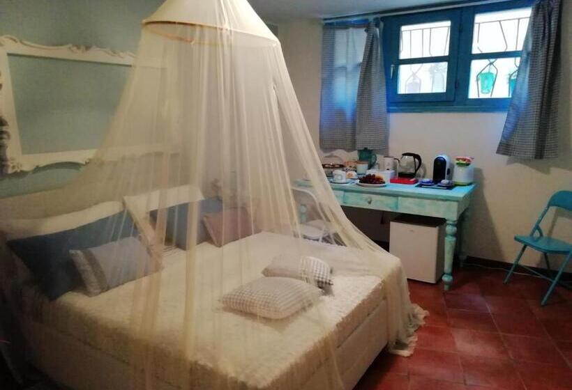 주니어 스위트, La Forma Dell Acqua