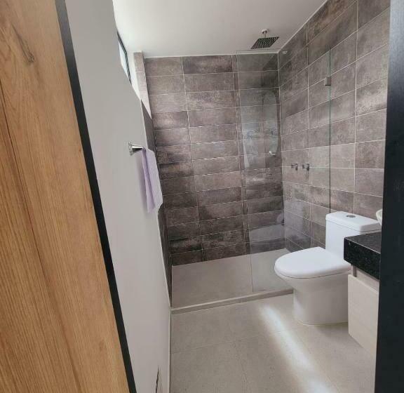 标准间, Piedras De Maní