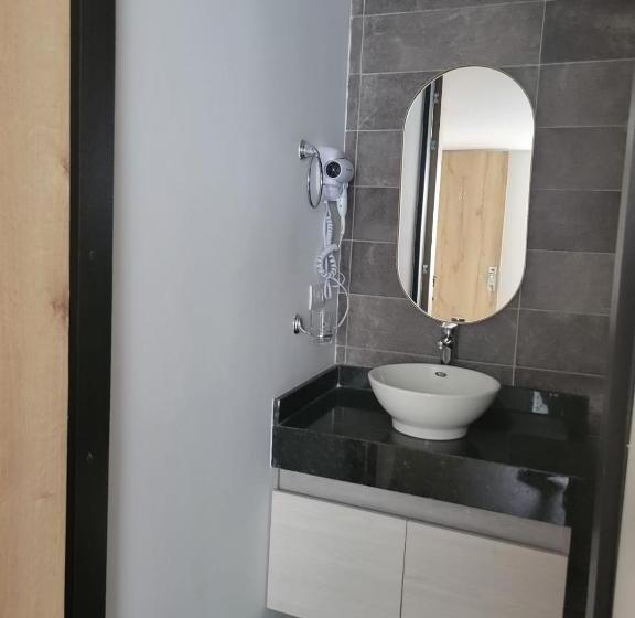 家庭间, Piedras De Maní