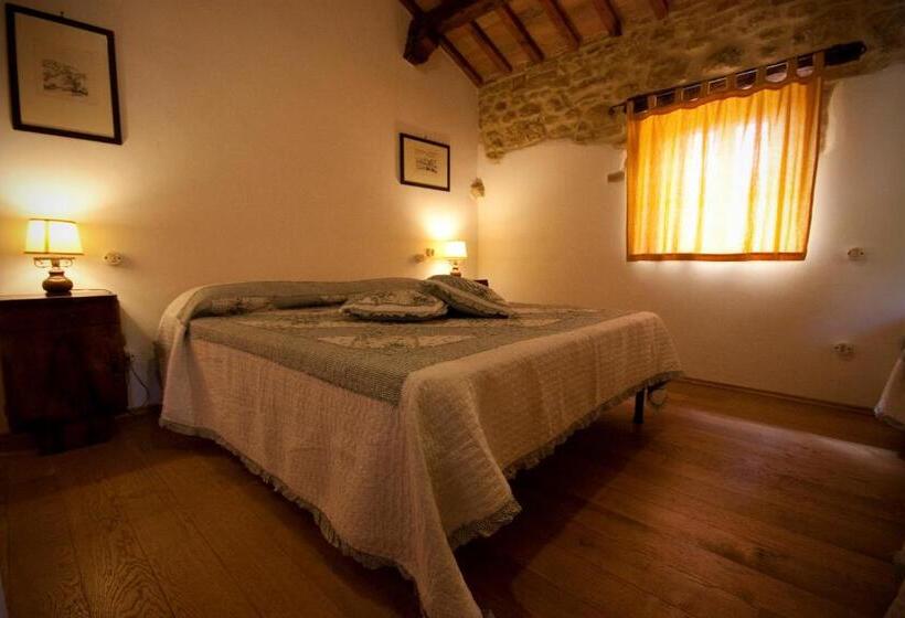 Standard Triple Room, Pietra Antica Agriturismo