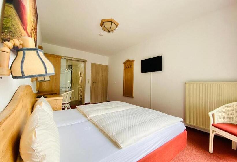 חדר סטנדרט עם מרפסת, Landhotel Edersee