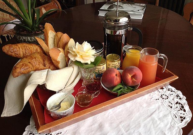 غرفة قياسية سرير كينج, Le Logis Du Pressoir Chambre D Hotes Bed & Breakfast In Beautiful 18th Century Estate In The Heart O