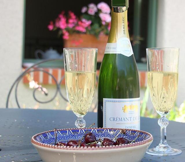 غرفة قياسية سرير كينج, Le Logis Du Pressoir Chambre D Hotes Bed & Breakfast In Beautiful 18th Century Estate In The Heart O