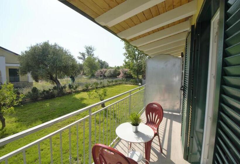 חדר סטנדרט נוף לגינה, Askia Rooms & Breakfast