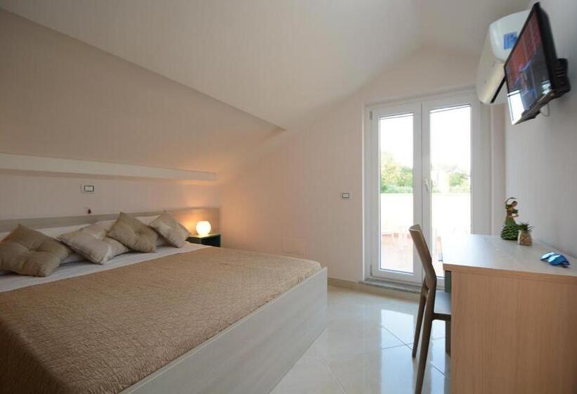 חדר סטנדרט עם מיטת קינג, Askia Rooms & Breakfast