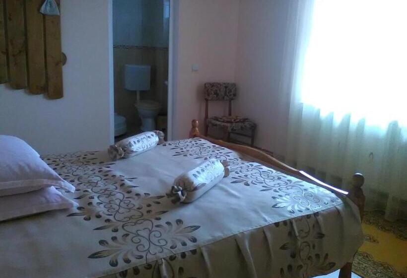 带大床的高级房间, Casa Cu Muscate