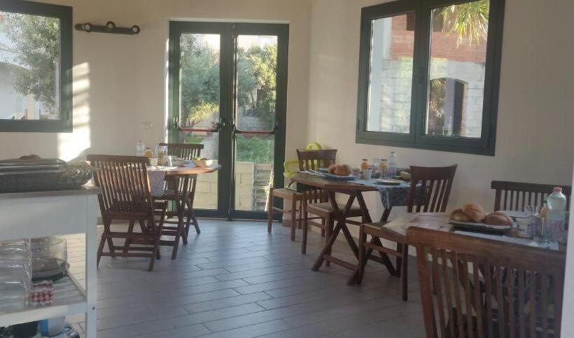 חדר קומפורט לשלושה, Il Pepe Rosa