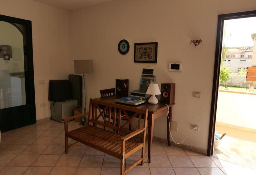 חדר קומפורט לשלושה, Il Pepe Rosa