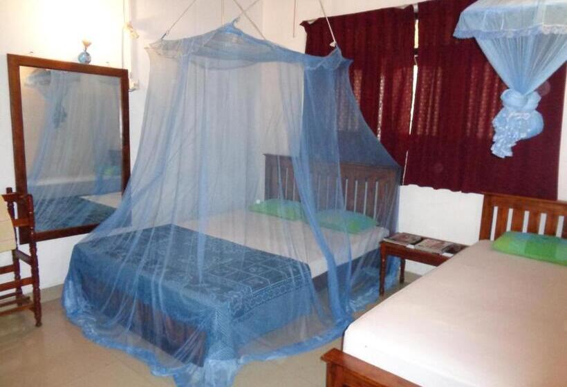 家庭间, Saranga Holiday Inn