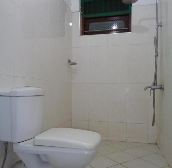 家庭间, Saranga Holiday Inn