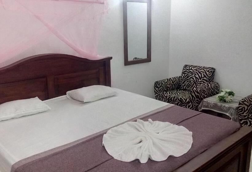 패밀리 룸, Saranga Holiday Inn