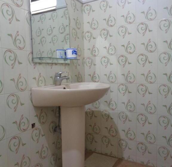 家庭间, Saranga Holiday Inn