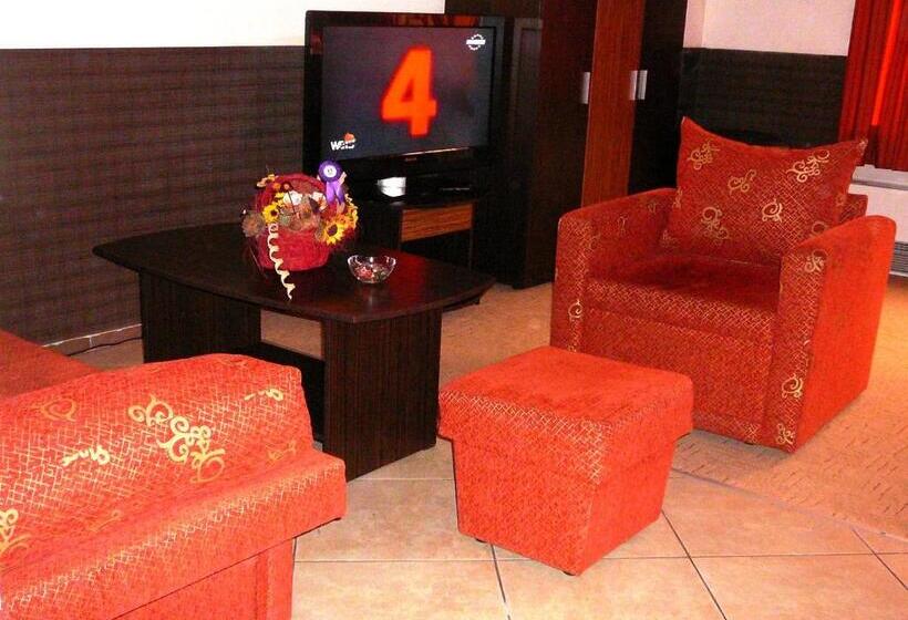 小型套房, Akvaya