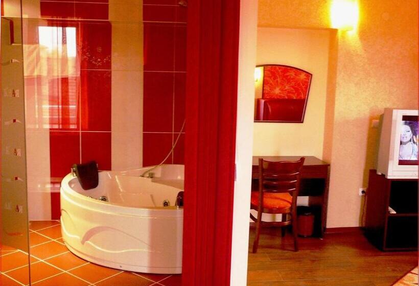 带露台的套间, Akvaya