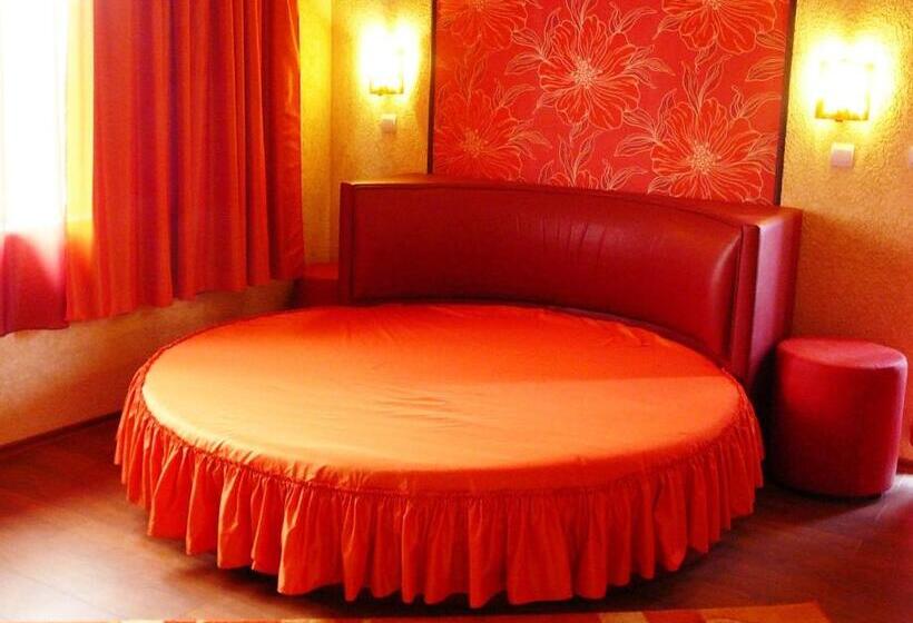 带露台的套间, Akvaya