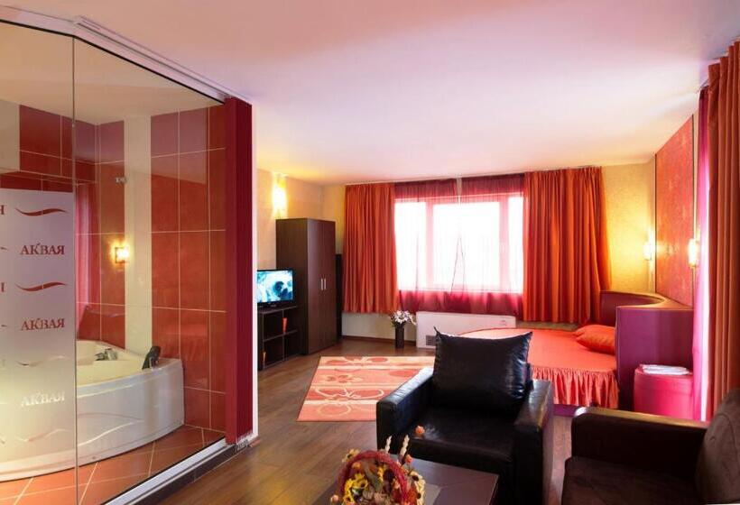 Suite with Terrace, Akvaya