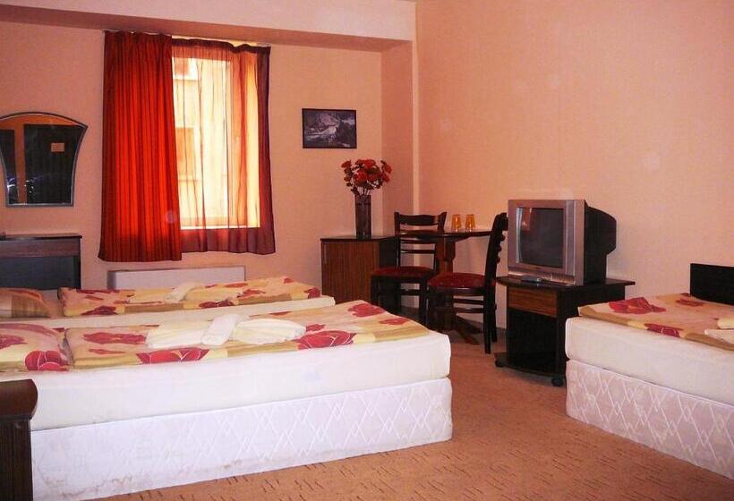 اتاق استاندارد سه نفره, Akvaya